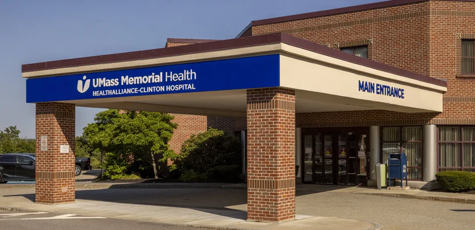 HealthAlliance-Clinton - Urgent Care Leominster entrance.