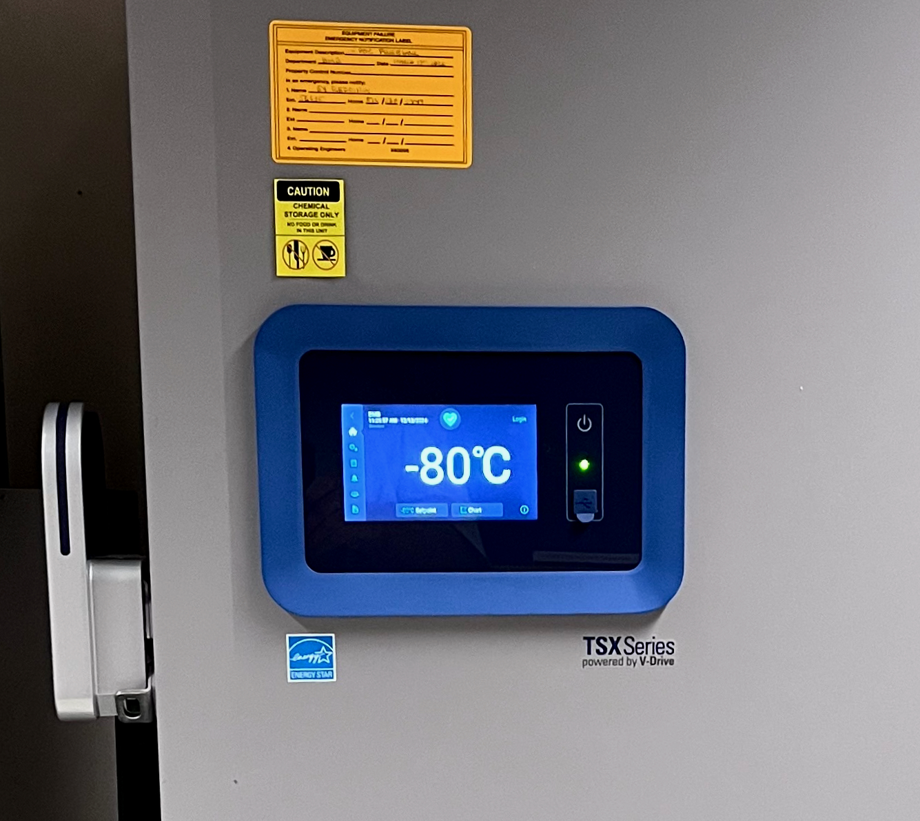 thermostat on lab freezer