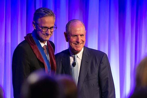 Job Dekker, PhD, receives the Chancellor’s Medal for Distinguished Scholarship.