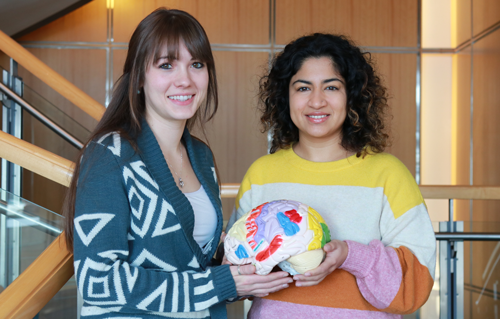 Graduate School of Biomedical Sciences students Devyn Oliver, left, and Monika Chitre 