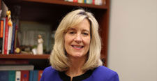 Luanne Thorndyke receives medical society’s Woman Physician Leadership Award